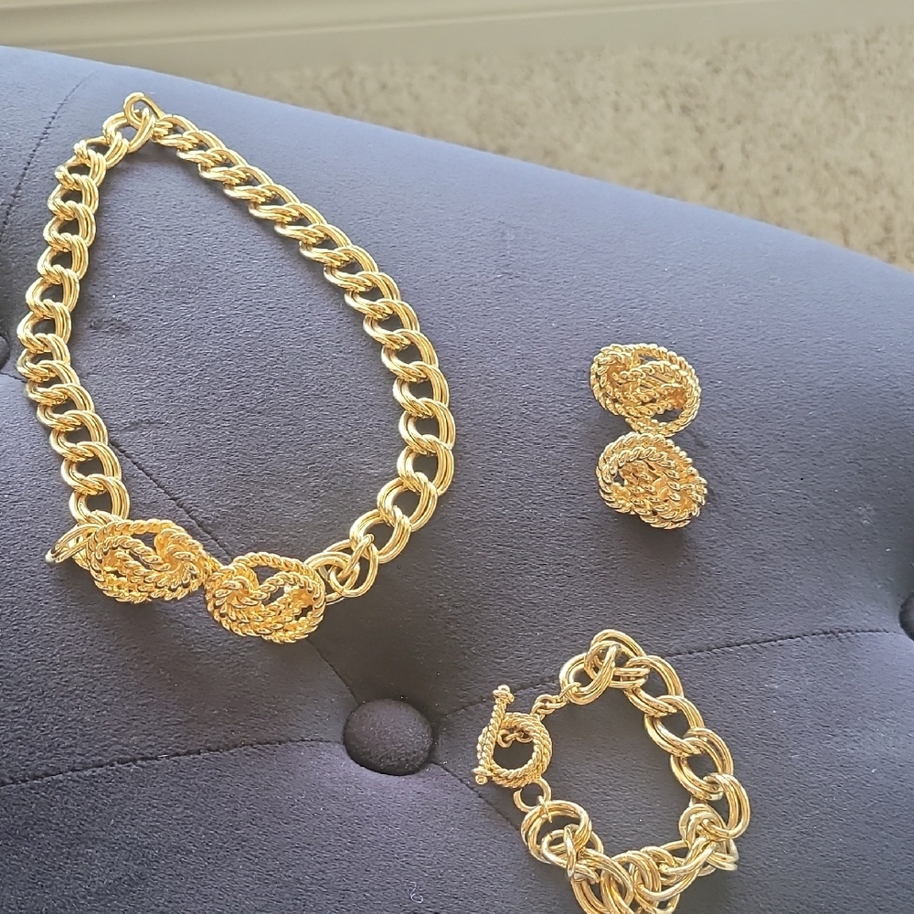 Elegant Gold Chain Jewelry Set